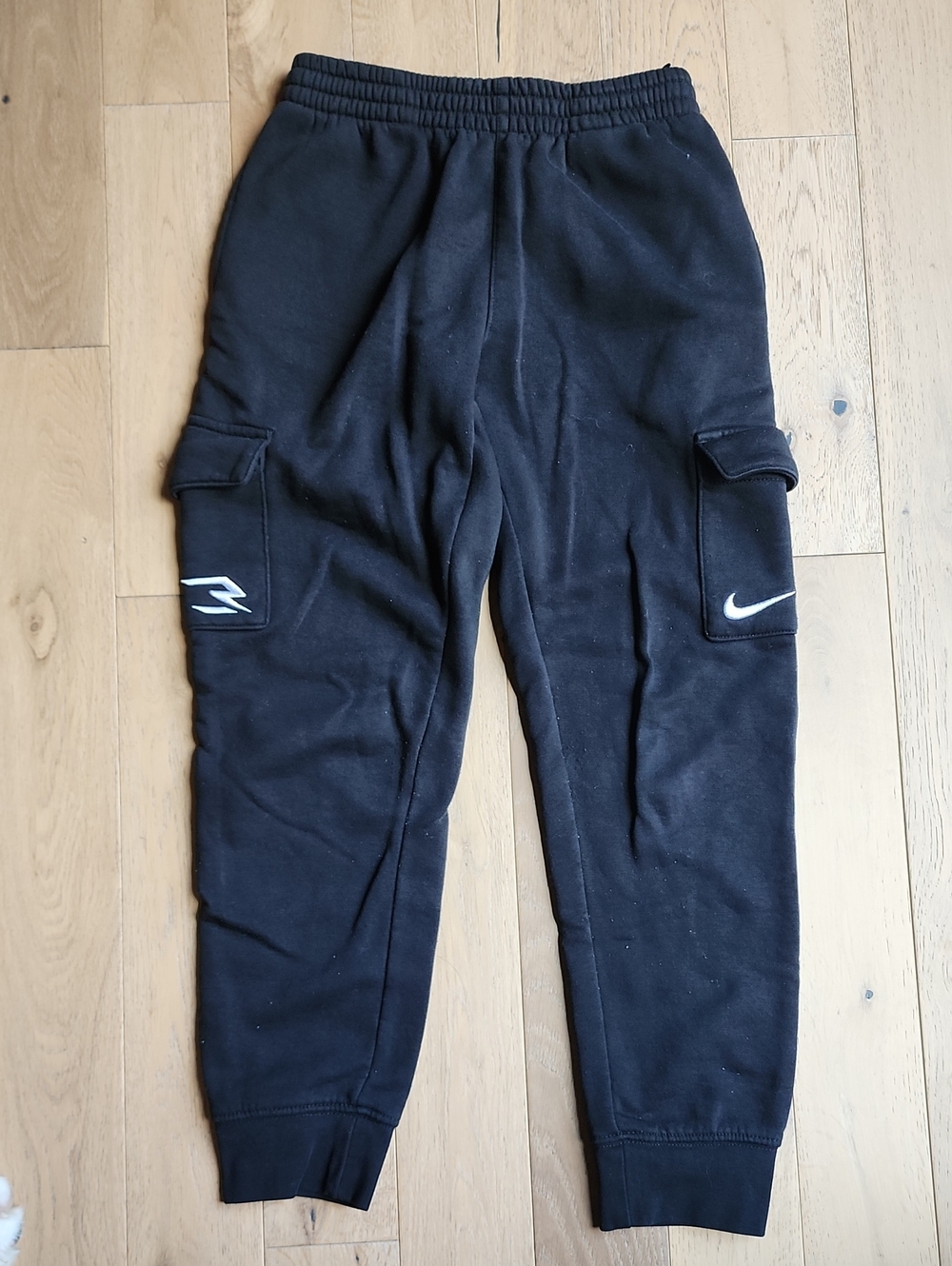 Boys Nike Cargo jogger sweatpants, size medium